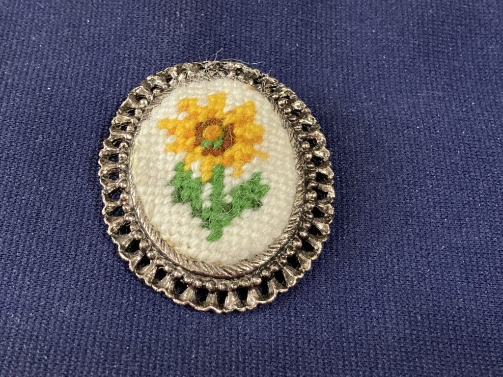 Sunflower Needlepoint 1 Finds and Thoughts