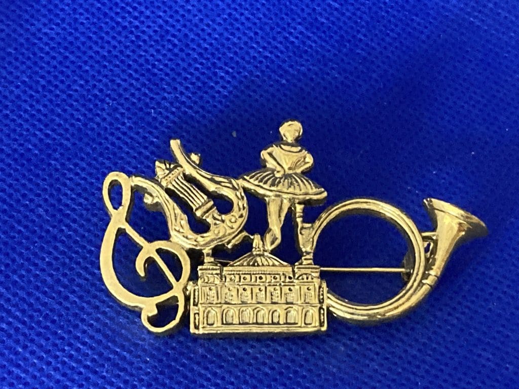 Music Note Harp Ballerina pin