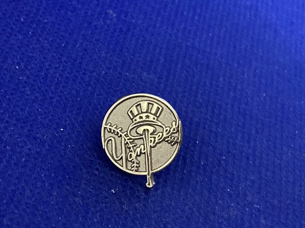 1997 Yankees MLB Baseball lapel pin