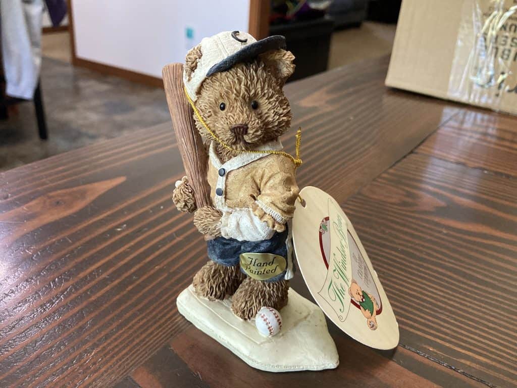 The Windsor Bears Cranbury Commons Mickey Play ball 1997 figure